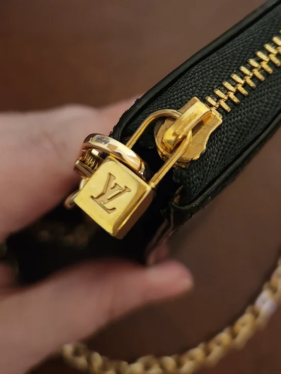 Louis Vuitton Black Monogram Vernis Lexington Pochette Bag - Picture 8 of 9